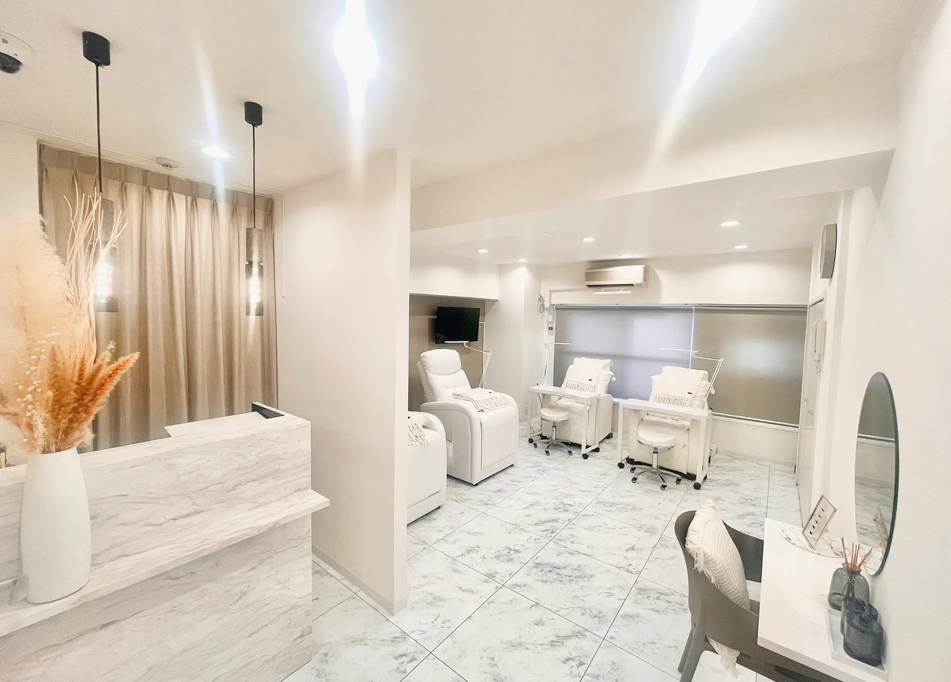 Lapis Eyelash&Nail 新宿東口 店内 1