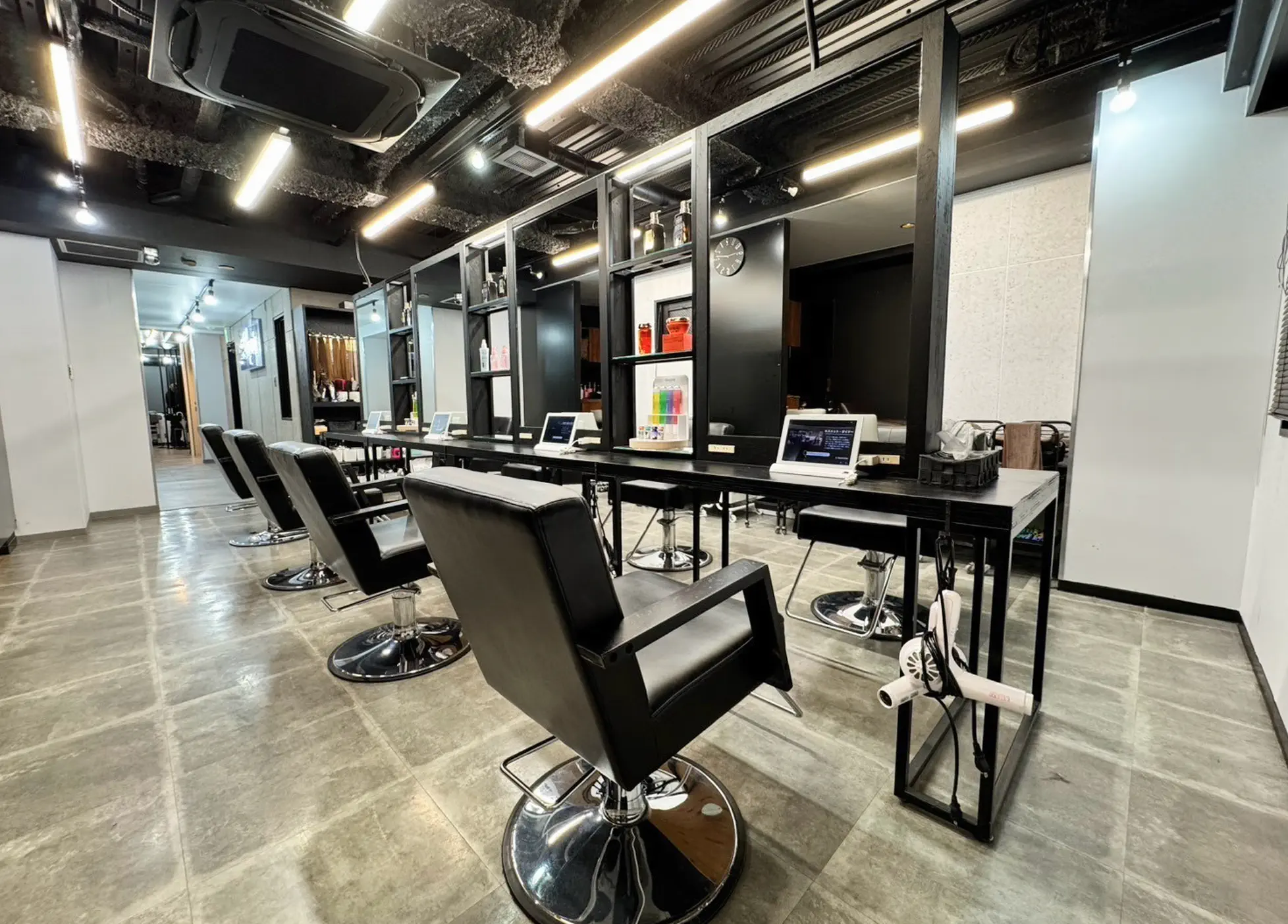 Lapis 名古屋本店 店内 1