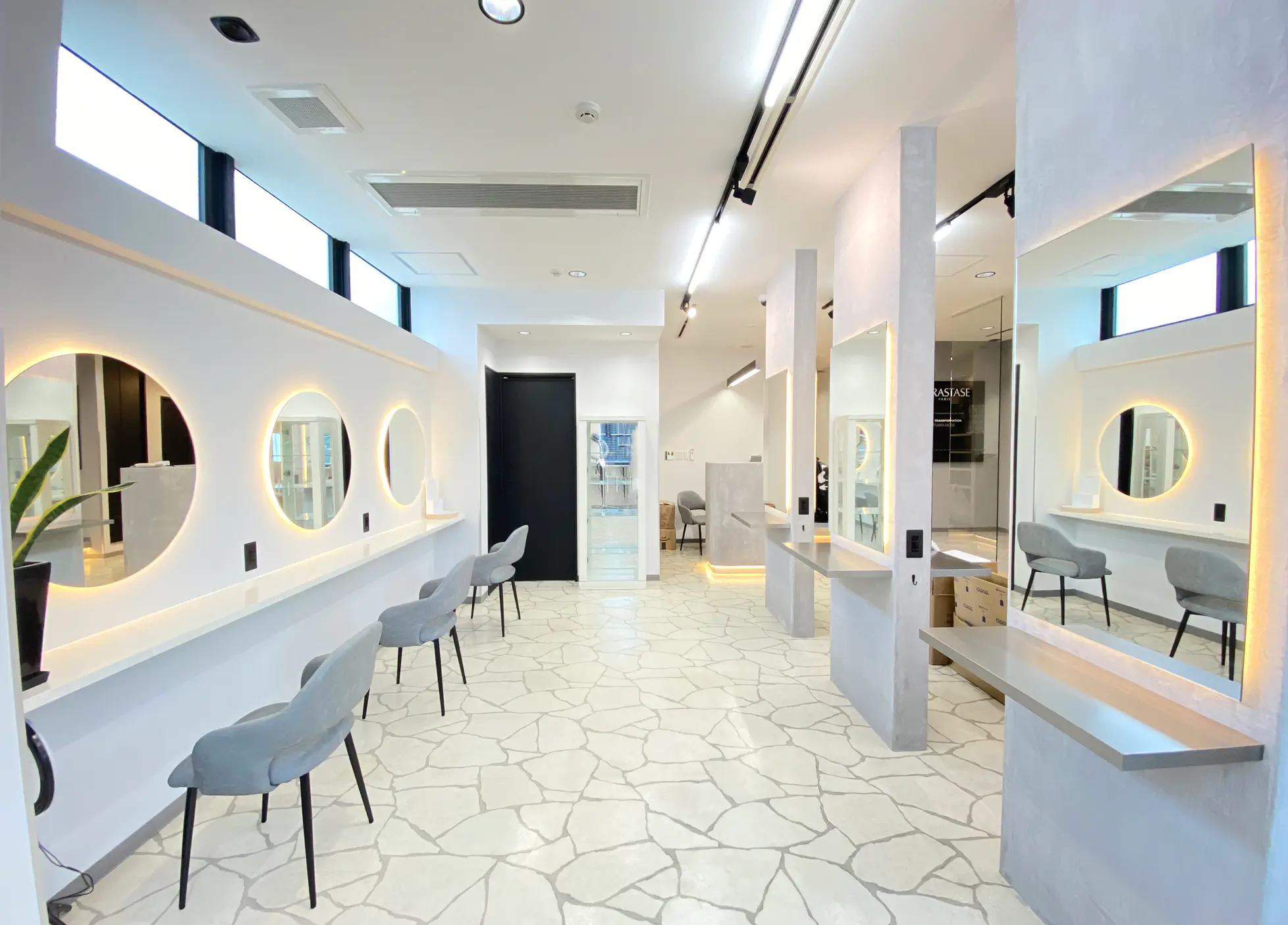 Lapis 福岡天神今泉 店内 1